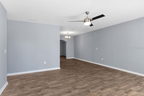 Casa en venta en Lake Butler, Florida, 6 dormitorios, 231.14 m2 № 2385738 - foto 4