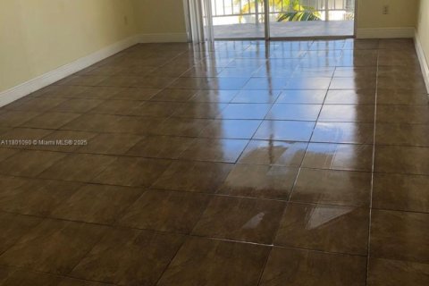 Condominio en venta en Miami, Florida, 1 dormitorio, 76.74 m2 № 2000181 - foto 6