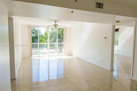 Condo in Dania Beach, Florida, 2 bedrooms  № 1967176 - photo 5