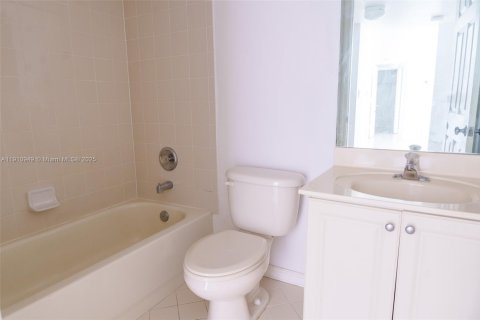 Condo in Dania Beach, Florida, 2 bedrooms  № 1967176 - photo 30