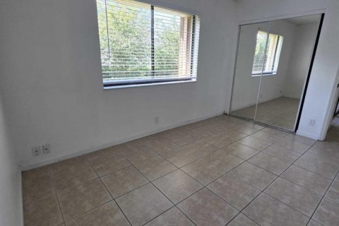 Condo in Weston, Florida, 2 bedrooms  № 2250960 - photo 27