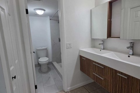 Condo in Weston, Florida, 2 bedrooms  № 2250960 - photo 25
