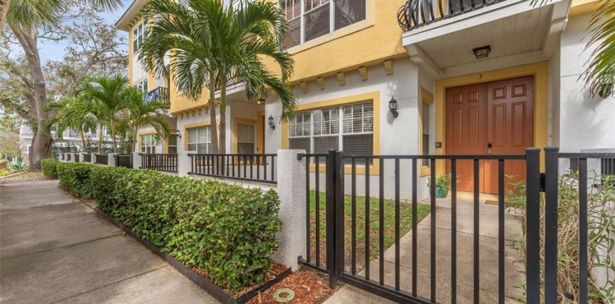 Touwnhouse à Tampa, Floride 3 chambres, 199.37 m2 № 1538197