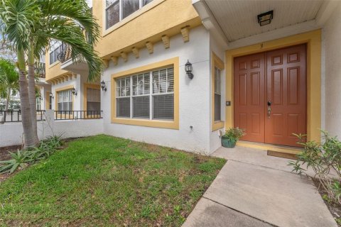 Touwnhouse à vendre à Tampa, Floride: 3 chambres, 199.37 m2 № 1538197 - photo 3