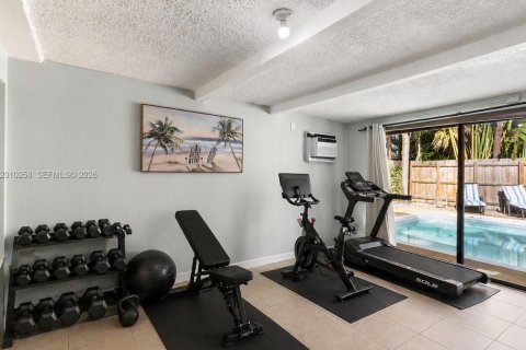 House in Wilton Manors, Florida 4 bedrooms, 178 sq.m. № 2072907 - photo 5