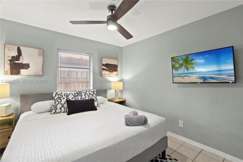 House in Wilton Manors, Florida 4 bedrooms, 178 sq.m. № 2072907 - photo 13