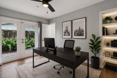 House in Wilton Manors, Florida 4 bedrooms, 178 sq.m. № 2072907 - photo 4