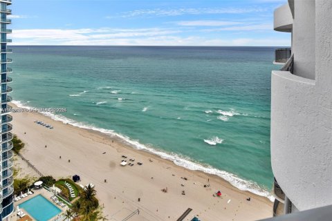 Condo in Sunny Isles Beach, Florida, 1 bedroom  № 2038863