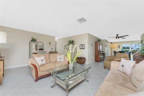 House in Rotonda, Florida 3 bedrooms, 158.96 sq.m. № 1755458 - photo 13