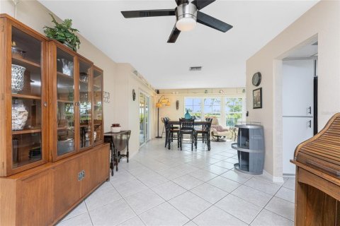 House in Rotonda, Florida 3 bedrooms, 158.96 sq.m. № 1755458 - photo 19