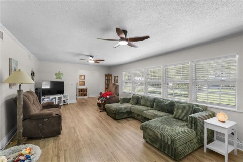 Casa en venta en Crescent City, Florida, 4 dormitorios, 179.12 m2 № 2383624 - foto 21