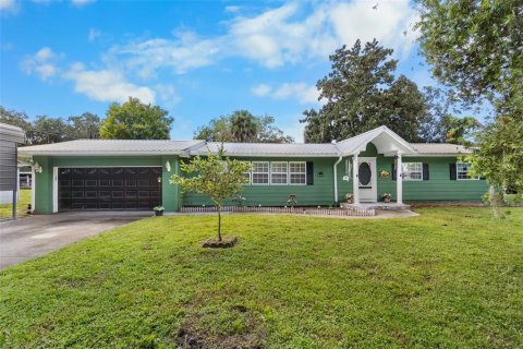Casa en Crescent City, Florida 4 dormitorios, 179.12 m2 № 2383624