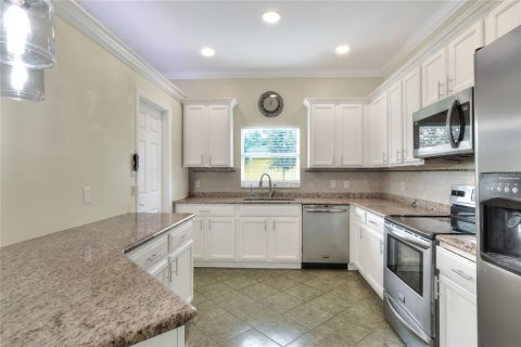Купить виллу или дом в Киссимми, Флорида 10 комнат, 160.91м2, № 1835951 - фото 21