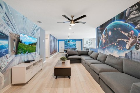 House in Davenport, Florida 9 bedrooms, 408.68 sq.m. № 2118464 - photo 9