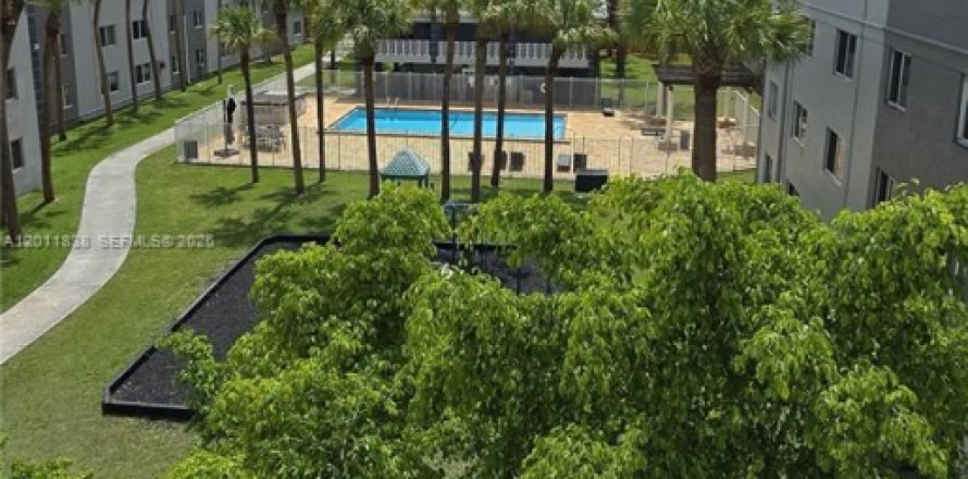 Studio in Cutler Bay, Florida № 2074872