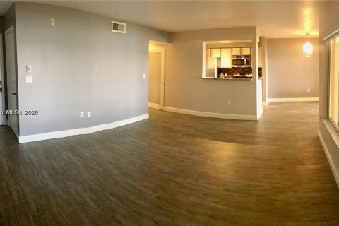 Copropriété à louer à Oakland Park, Floride: 2 chambres, 116.69 m2 № 1973763 - photo 2