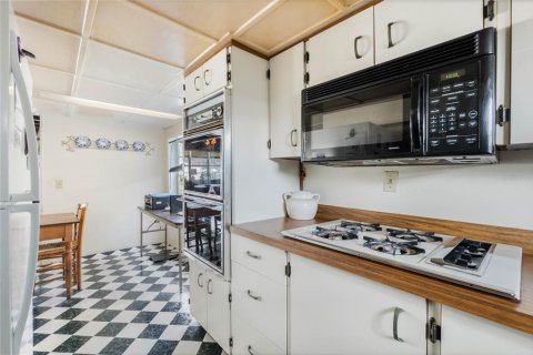 Купить виллу или дом в Уинтер-Гарден, Флорида 3 комнаты, 124.4м2, № 1565063 - фото 14