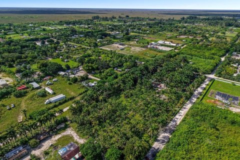 Propiedad comercial en venta en Miami, Florida № 2052321 - foto 10