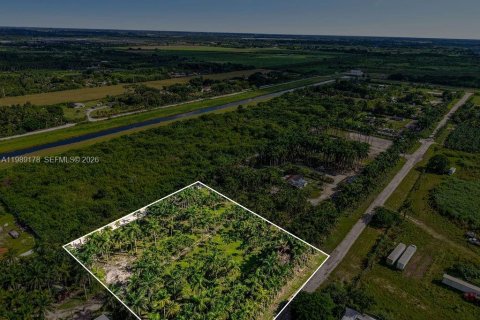 Propiedad comercial en venta en Miami, Florida № 2052321 - foto 5