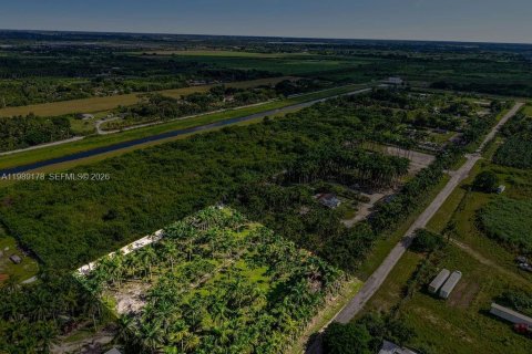 Propiedad comercial en venta en Miami, Florida № 2052321 - foto 4