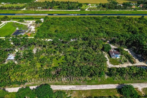 Propiedad comercial en venta en Miami, Florida № 2052321 - foto 6
