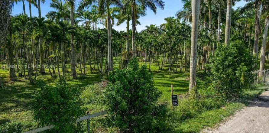 Propiedad comercial en Miami, Florida № 2052321