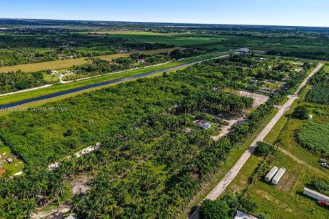 Propiedad comercial en venta en Miami, Florida № 2052321 - foto 3