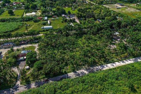 Propiedad comercial en venta en Miami, Florida № 2052321 - foto 11