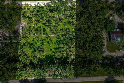 Propiedad comercial en venta en Miami, Florida № 2052321 - foto 8