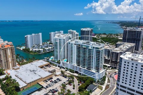 Condo in Sarasota, Florida, 2 bedrooms № 2224423
