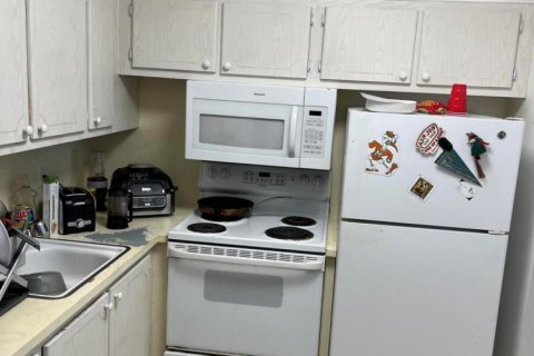 Condo in West Palm Beach, Florida, 1 bedroom  № 805709 - photo 1
