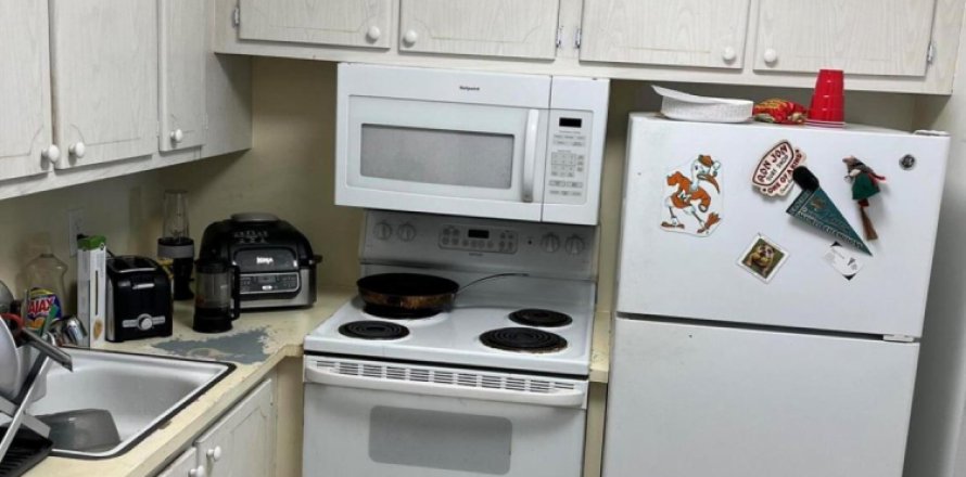 Condo in West Palm Beach, Florida, 1 bedroom  № 805709