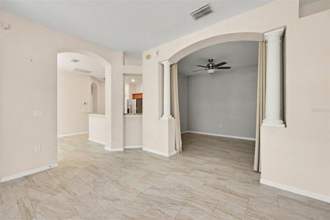Townhouse in Riverview, Florida 2 bedrooms, 143.26 sq.m. № 2390964 - photo 10