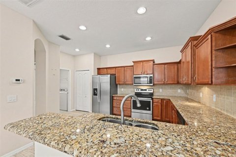 Townhouse in Riverview, Florida 2 bedrooms, 143.26 sq.m. № 2390964 - photo 15