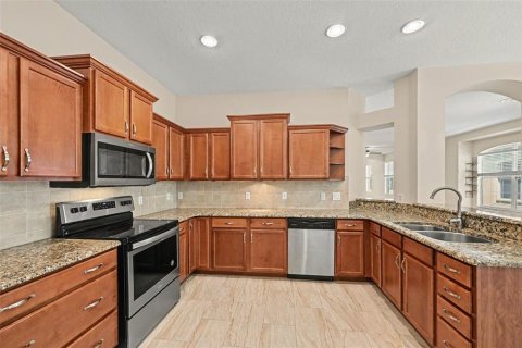 Townhouse in Riverview, Florida 2 bedrooms, 143.26 sq.m. № 2390964 - photo 17