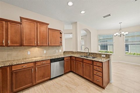 Townhouse in Riverview, Florida 2 bedrooms, 143.26 sq.m. № 2390964 - photo 16