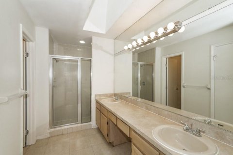 Villa ou maison à louer à Tampa, Floride: 3 chambres, 127.93 m2 № 2100390 - photo 12