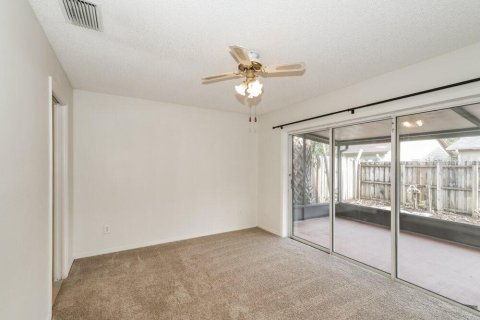 Villa ou maison à louer à Tampa, Floride: 3 chambres, 127.93 m2 № 2100390 - photo 10