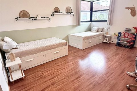 Снять в аренду кондоминиум в Ки-Бискейн, Флорида 3 спальни, 161.09м2, № 2077887 - фото 16