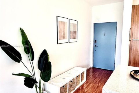 Снять в аренду кондоминиум в Ки-Бискейн, Флорида 3 спальни, 161.09м2, № 2077887 - фото 2