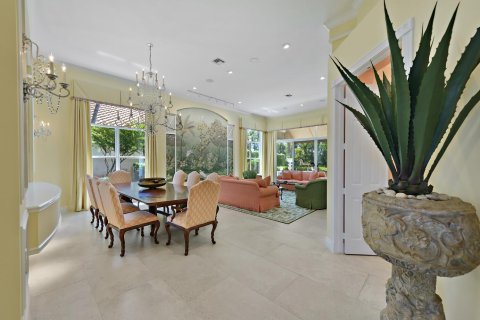 House in Wellington, Florida 4 bedrooms, 301.47 sq.m. № 2158338 - photo 6