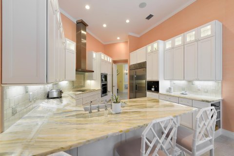 House in Wellington, Florida 4 bedrooms, 301.47 sq.m. № 2158338 - photo 13
