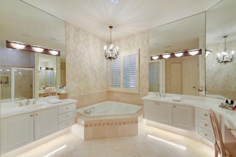 House in Wellington, Florida 4 bedrooms, 301.47 sq.m. № 2158338 - photo 18