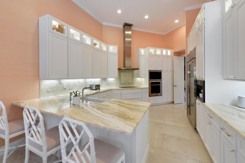 House in Wellington, Florida 4 bedrooms, 301.47 sq.m. № 2158338 - photo 11