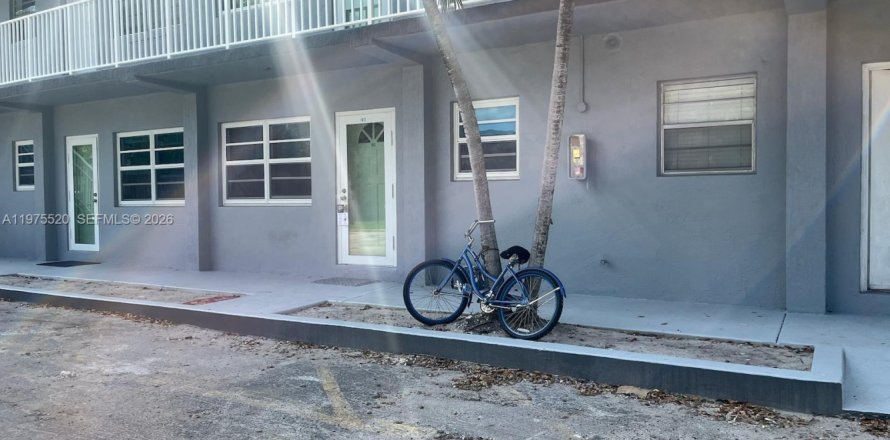 Condo à Dania Beach, Floride, 1 chambre  № 2038474