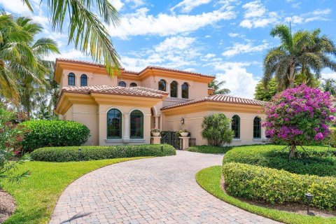 Casa en venta en Stuart, Florida, 4 dormitorios, 496.1 m2 № 1159496 - foto 1