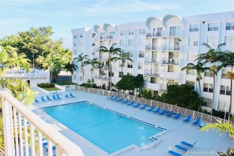 Снять в аренду кондоминиум в Майами, Флорида 2 спальни, 109.16м2, № 1954428 - фото 12