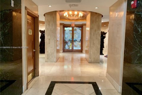 Condominio en venta en Sunny Isles Beach, Florida, 2 dormitorios, 160.72 m2 № 1940738 - foto 27