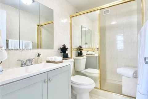 Condominio en alquiler en Miami, Florida, 2 dormitorios, 91.97 m2 № 2057603 - foto 3