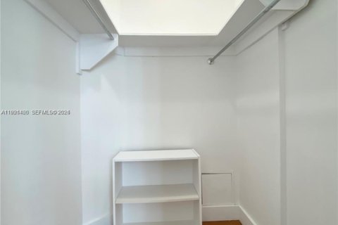 Condo in Miami, Florida, 2 bedrooms  № 2057603 - photo 22